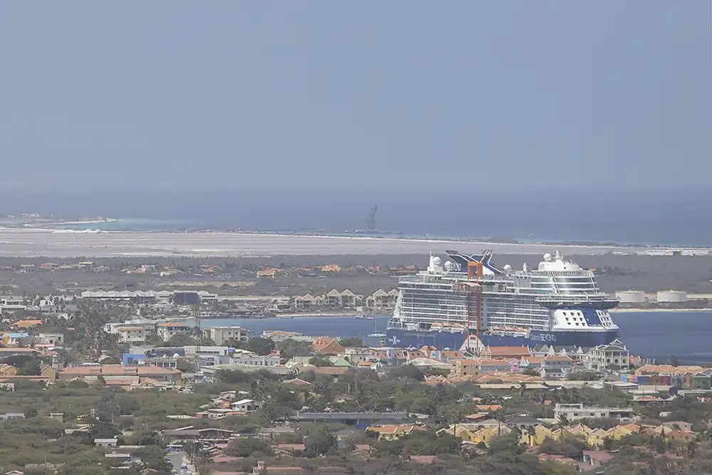 Read the reviews of cruise passengers and other day visitors who have toured with HopiBonaire.