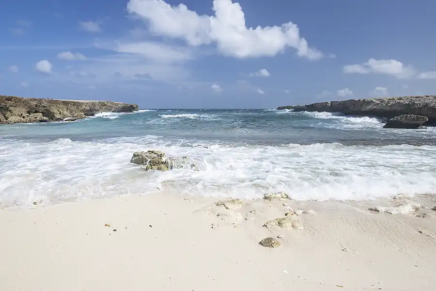 Explore the beach of Boka Onima during the HopiBonaire North Tour for cruise passengers.